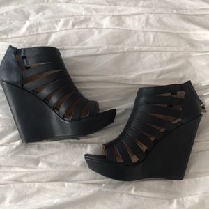 Chinese Laundry Platform Wegdes